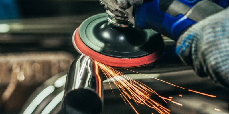 Acabamento de superfícies metálicas: uma visão geral abrangente dos processos de acabamento metálico