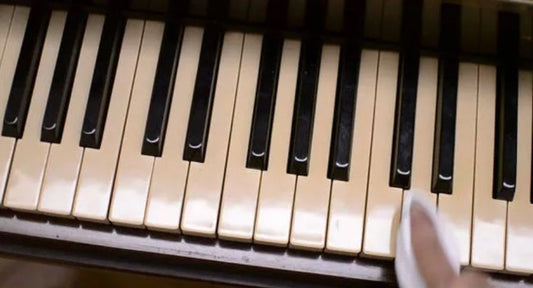 Como desbloquear teclas de piano com WD-40