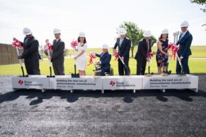 TI inaugura fábricas de fabricação de wafers semicondutores de 300 mm no Texas