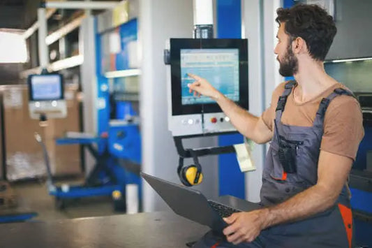 6 maneiras pelas quais as prensas dobradeiras CNC melhoram a eficiência de trabalho