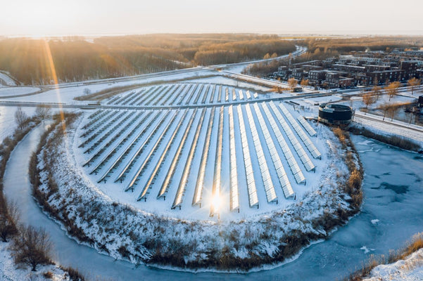 How does winter affect solar panel productivity? 