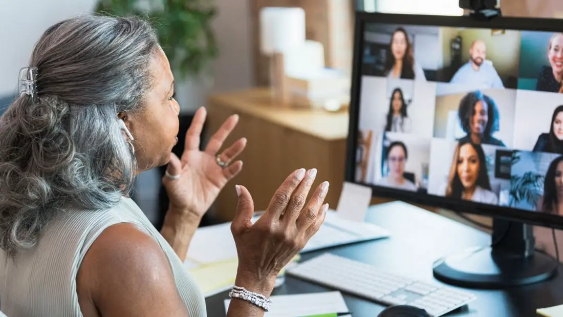 Como os trabalhadores prateados aproveitam a GenAI para aprimorar suas habilidades