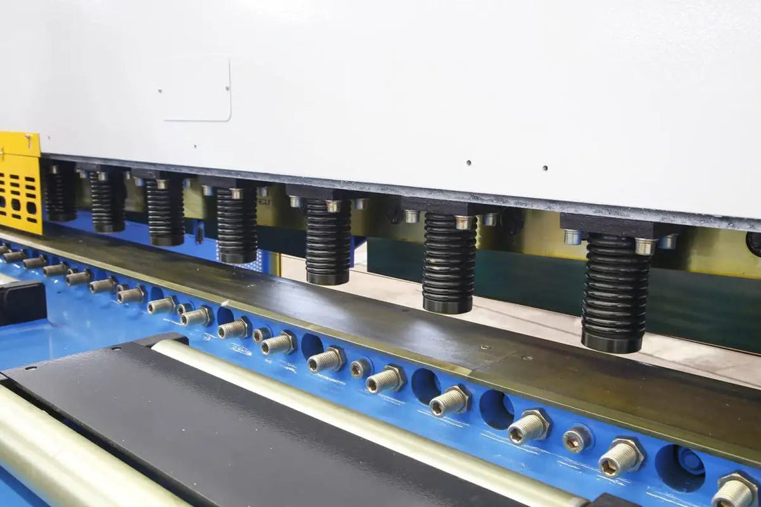 Como substituir lâminas em guilhotinas hidráulicas: um guia passo a passo - Compraco Distribuidor e Fabricante de Aços