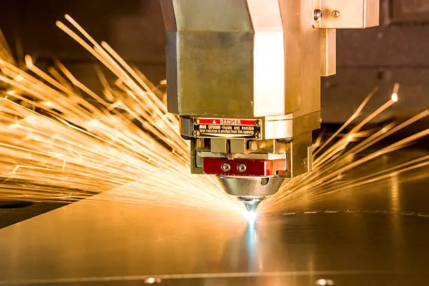 Corte a laser de chapa metálica: tutorial e fundamentos de treinamento - Compraco Distribuidor e Fabricante de Aços