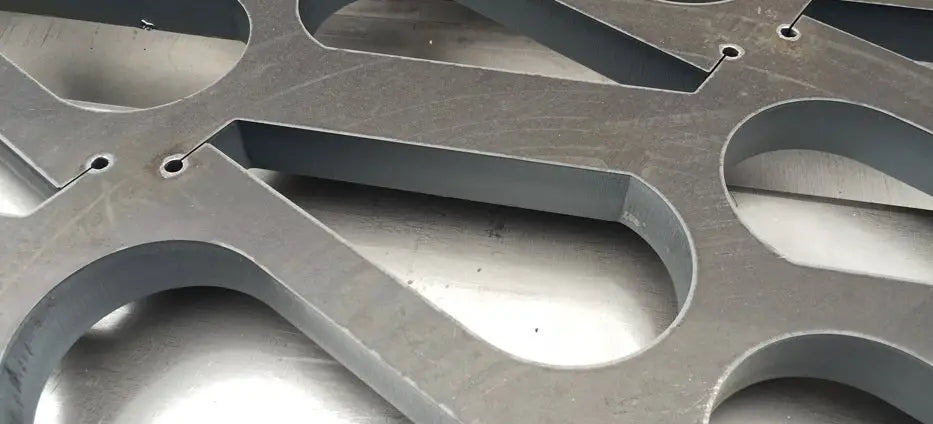 Desafios técnicos no corte a laser de chapas grossas (10mm+) - Compraco Distribuidor e Fabricante de Aços