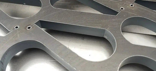 Desafios técnicos no corte a laser de chapas grossas (10mm+) - Compraco Distribuidor e Fabricante de Aços