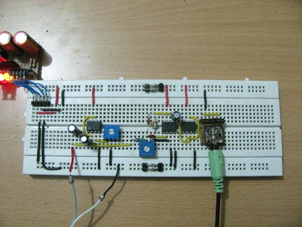 Design de circuito: filtro crossover de áudio ativo bidirecional