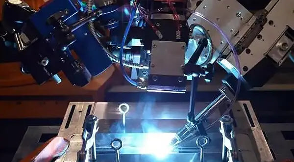 Explorando o impacto da desfocagem na soldagem a laser - Compraco Distribuidor e Fabricante de Aços