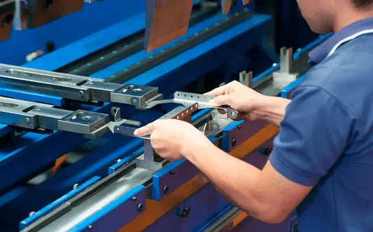 Fazendo uma boa matriz de estampagem: 9 pontos essenciais de design - Compraco Distribuidor e Fabricante de Aços