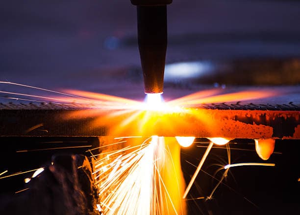 Noções básicas de corte a laser: seu guia definitivo - Compraco Distribuidor e Fabricante de Aços