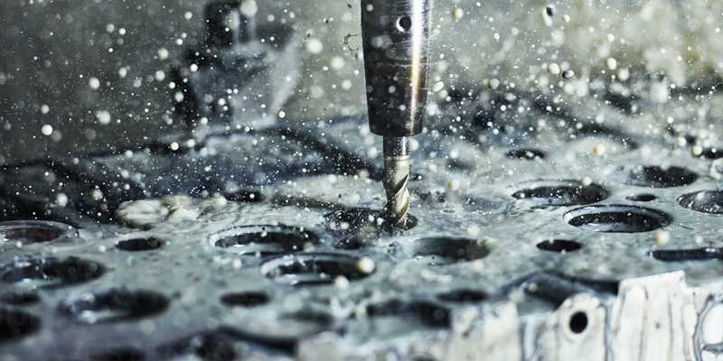 Perfuração CNC: um guia simples para fazer furos