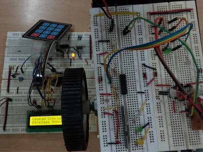 Robô sem fio baseado em RF controlado por teclado
