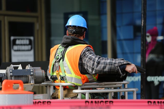 Segurança no canteiro de obras em projetos de construção