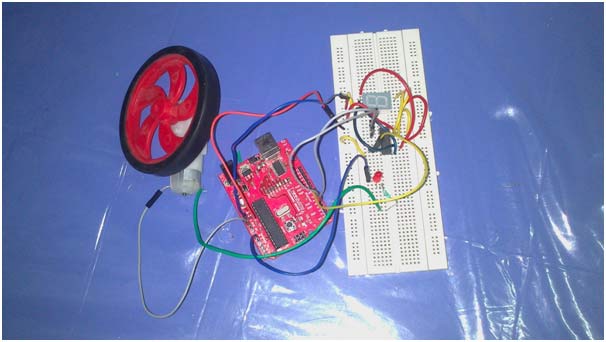 Tacômetro digital usando microcontrolador Arduino