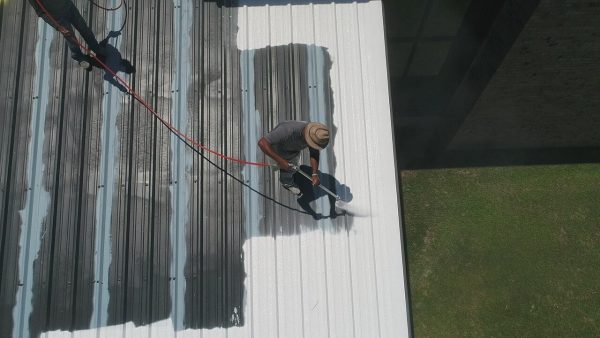 Tipos de telhados planos e diretrizes de reparo - Compraco Distribuidor e Fabricante de Aços