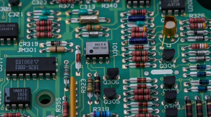 Um guia para as características de amplificadores operacionais em projetos de circuitos eletrônicos