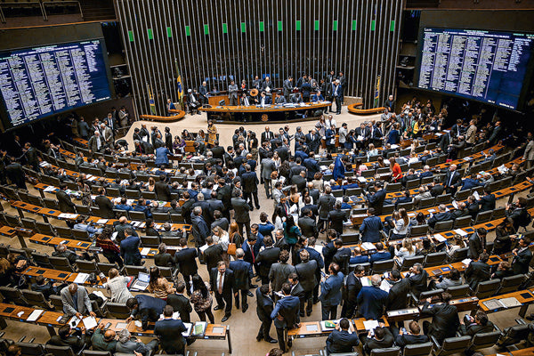 Sessão decisiva na Câmara dos Deputados: Entenda as propostas que impactarão o Brasil