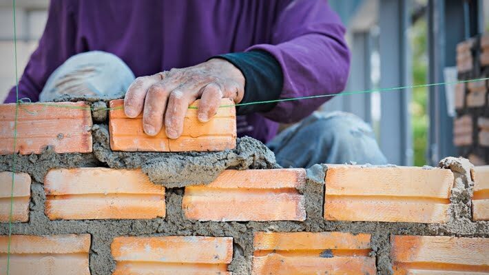 Construtores de Casas no Brasil: Desenvolvendo Comunidades com Dedicação e Expertise