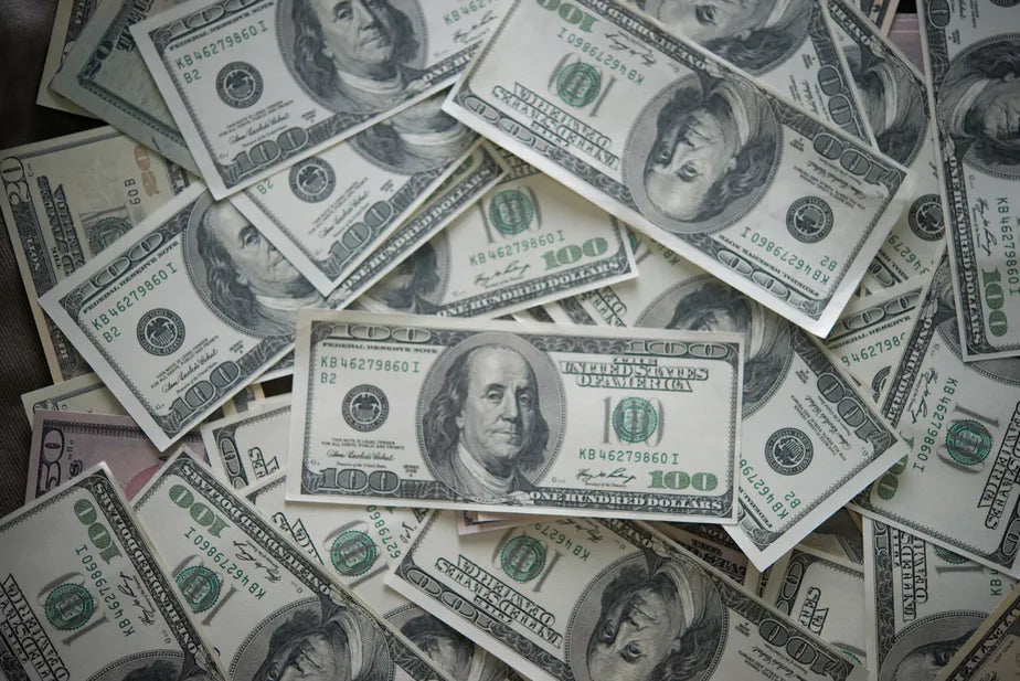 Dólar sobe com risco após decisão do Copom - Compraco Distribuidor e Fabricante de Aços